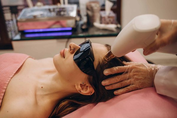 Comment créer un environnement stimulant pour un chien d'appartement sans accès à un jardin ?